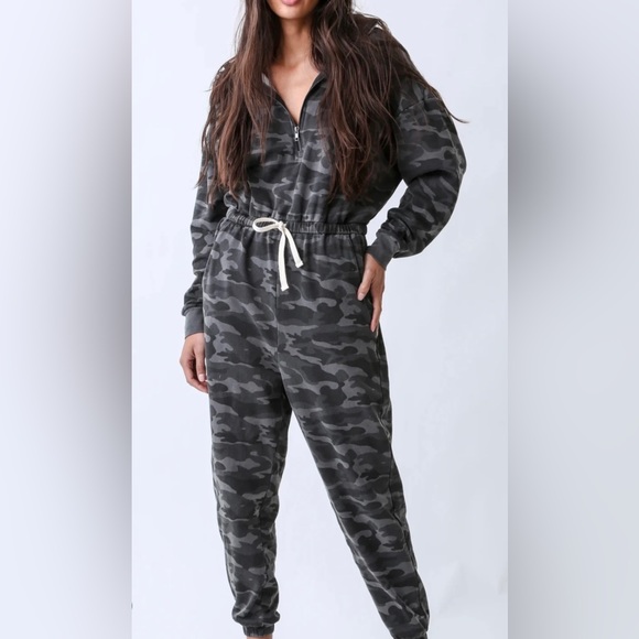 REVOLVE BRAND ELECTRIC& ROSE STEELY JUMPSUIT IN CAMO SHADOWNEW WITH TAGS